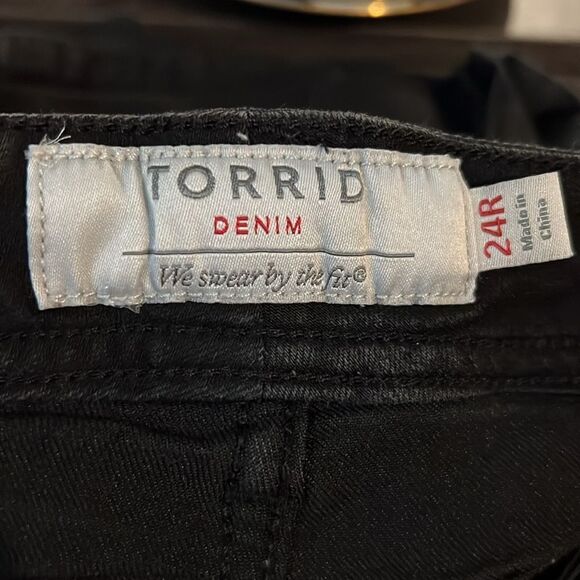 Torrid Size 24R Black Slim Boot Denim Jeans - Picture 3 of 5